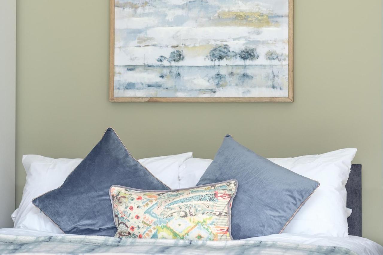 Dickens Suite- Cozy Suite 15Min Close To Gatwick Crawley  Exteriér fotografie