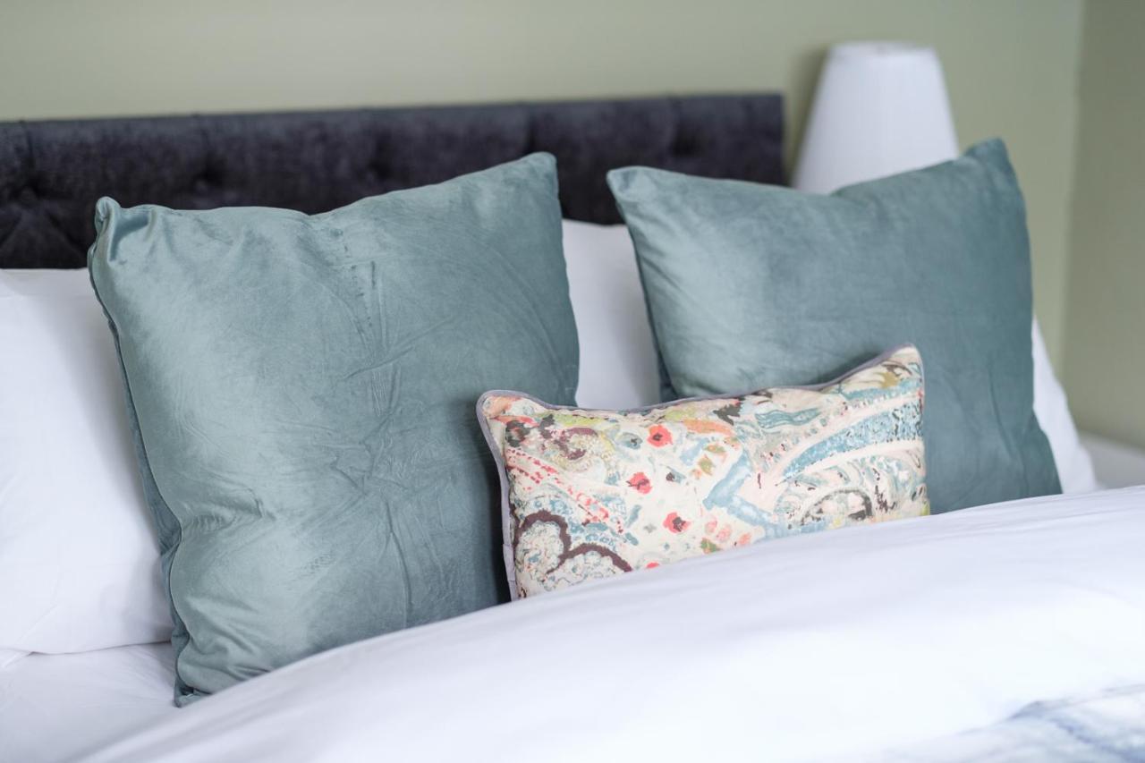 Dickens Suite- Cozy Suite 15Min Close To Gatwick Crawley  Exteriér fotografie